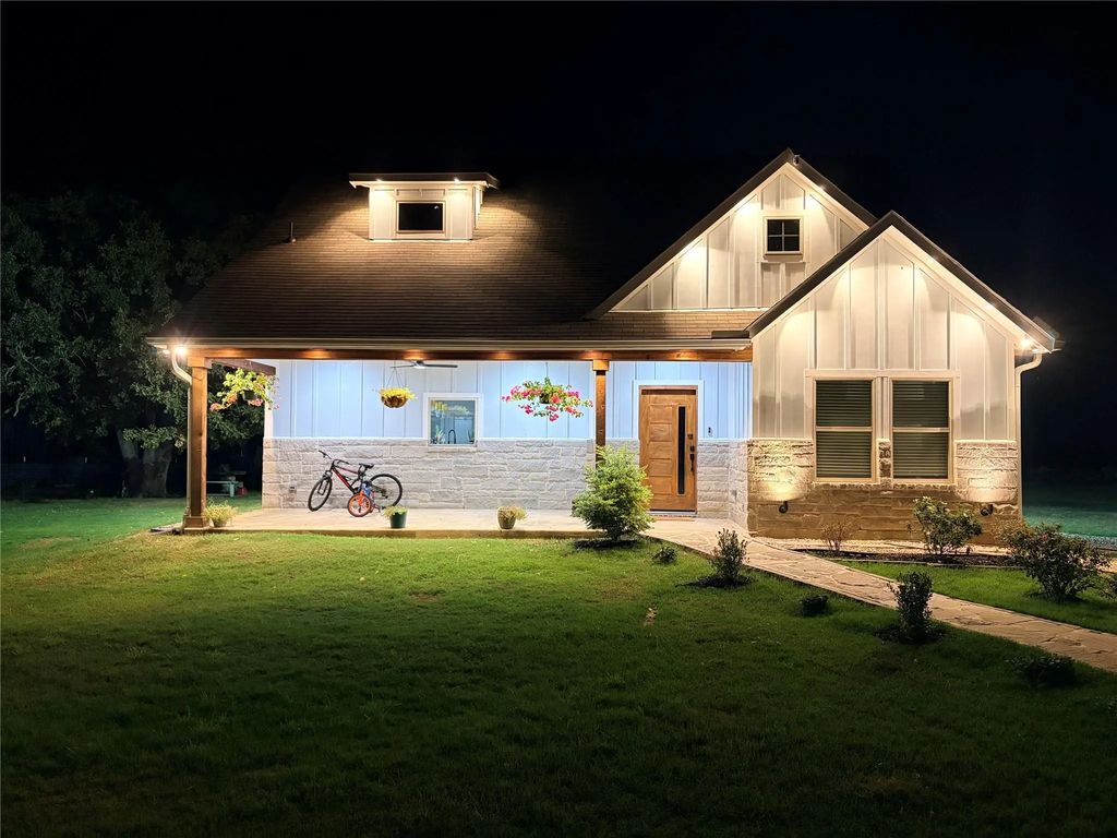 357 Private Road 7782, Wills Point