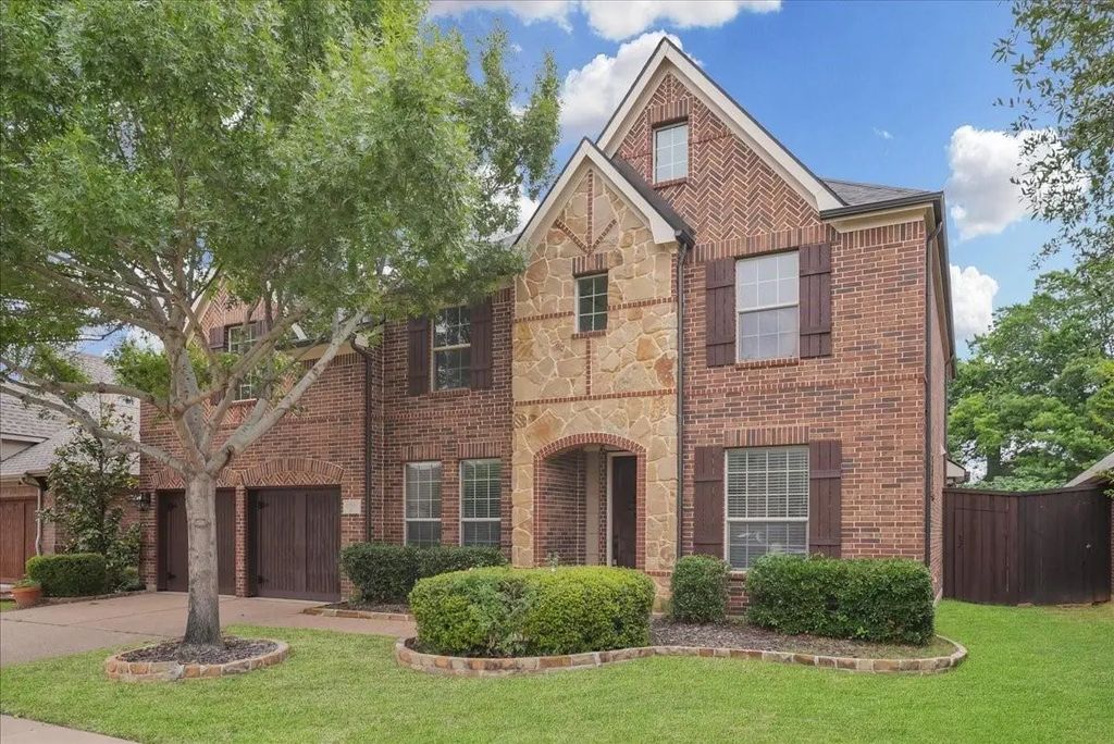 2407 Laguna Lane, Arlington