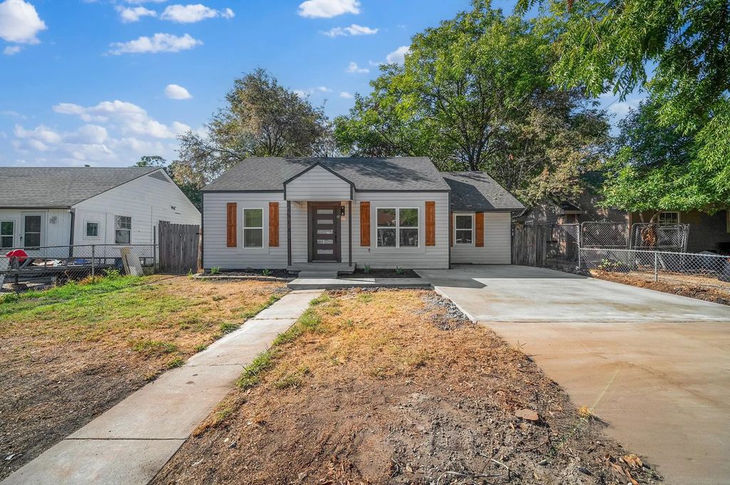 1513 Ash Street, Grand Prairie