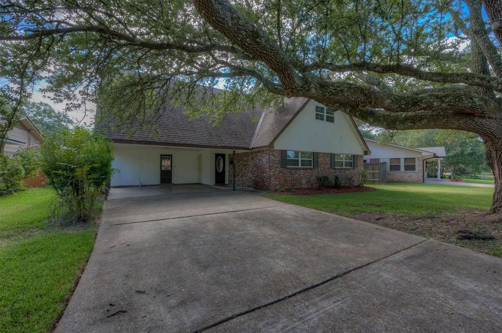 6137 Verona Lane, Shreveport