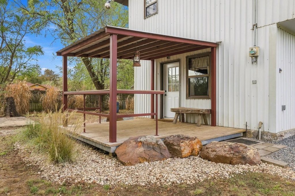 351 County Road 2274, Telephone