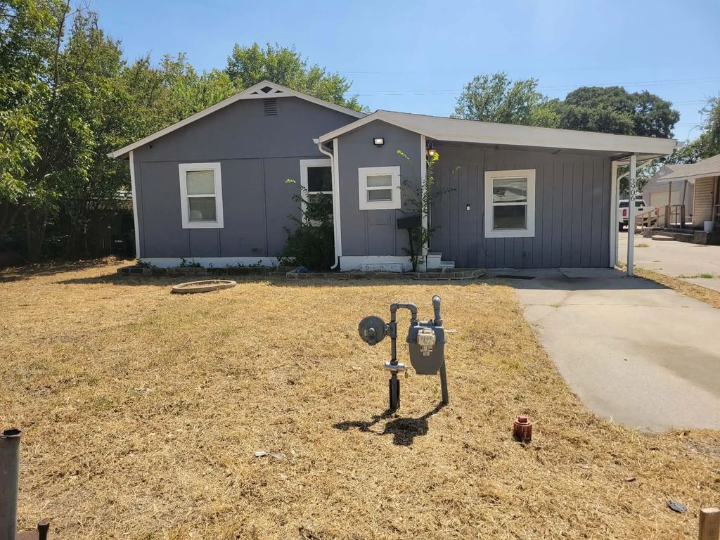 3906 Mercury, Haltom City