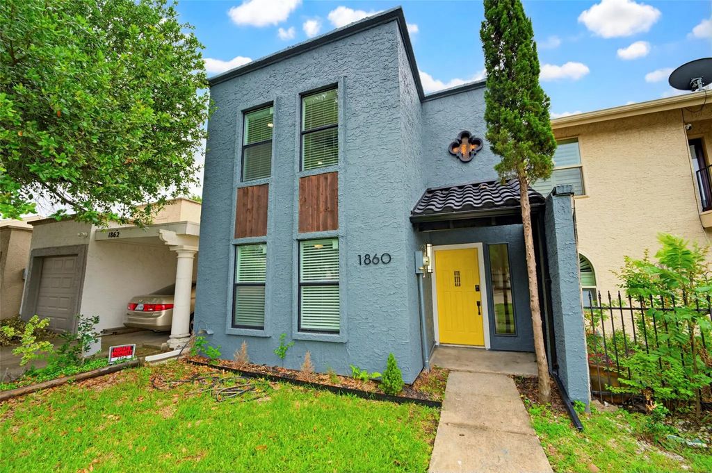 1860 Amber Lane, Carrollton