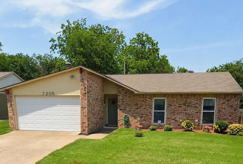 7205 Chatham Road, North Richland Hills