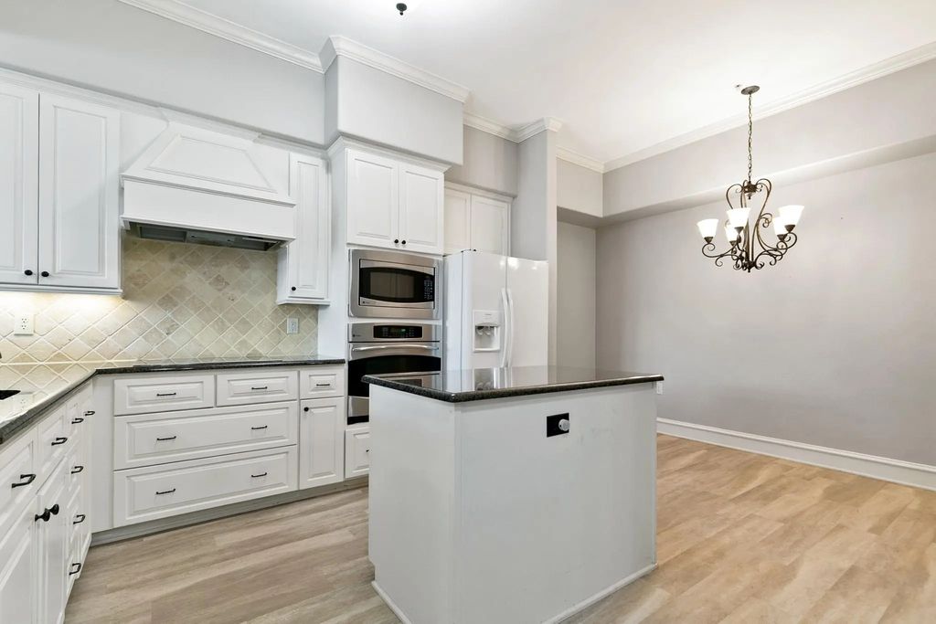 301 Watermere Drive 212, Southlake