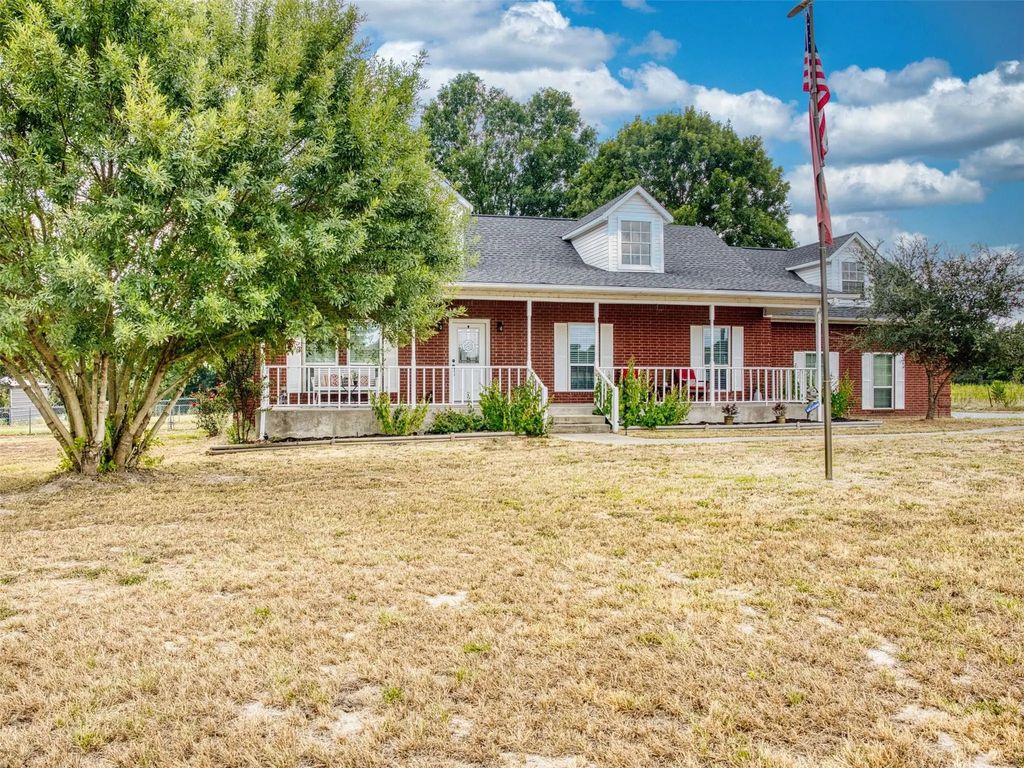721 County Road 2210, Mineola