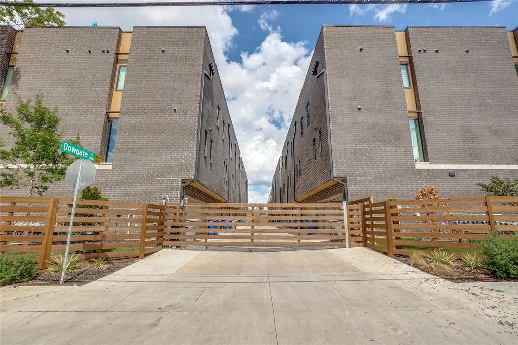 1944 Dowgate Court, Dallas