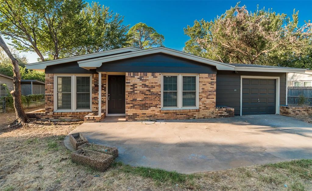 6216 Windermere Place, Fort Worth