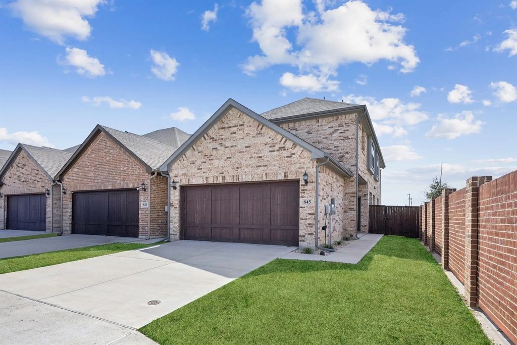 845 Eaglescliffe Landing, Wylie