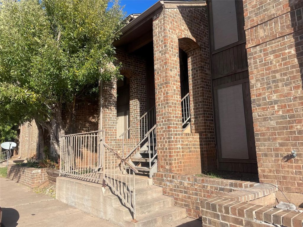 657 Ruidosa Avenue 215, Abilene