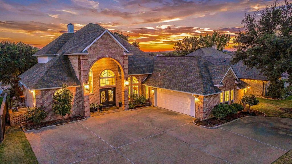 1211 Mallard Way, Granbury