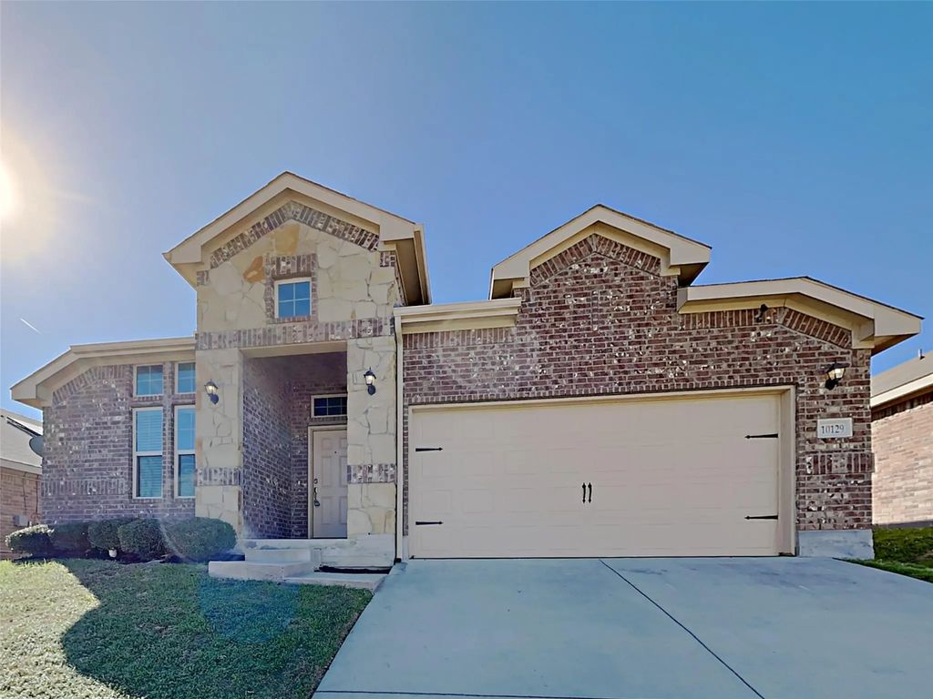 10129 Blue Bell Drive, Fort Worth