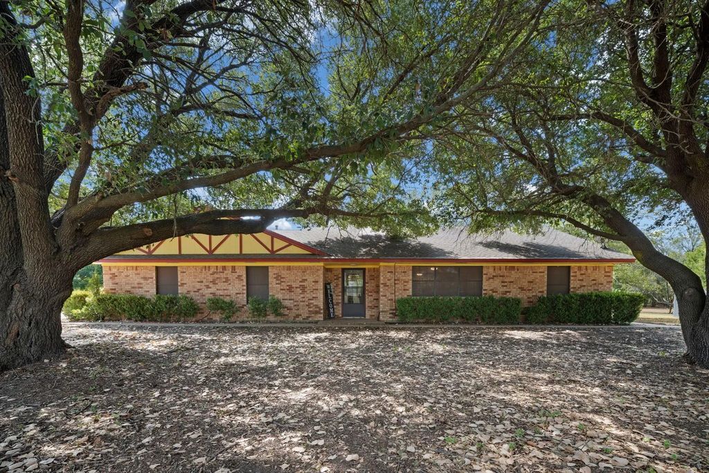 707 Ovilla Road A, Waxahachie