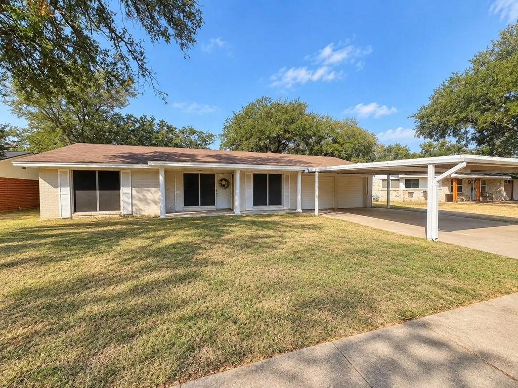304 S Norma Drive, Lacy Lakeview