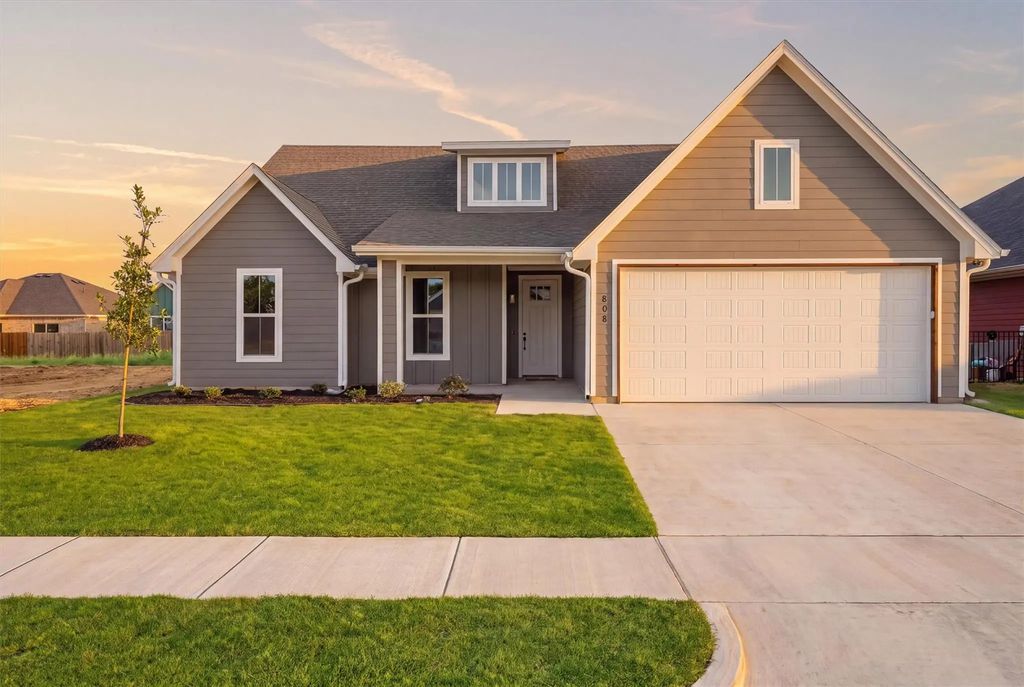 808 Lavender Court, Tolar