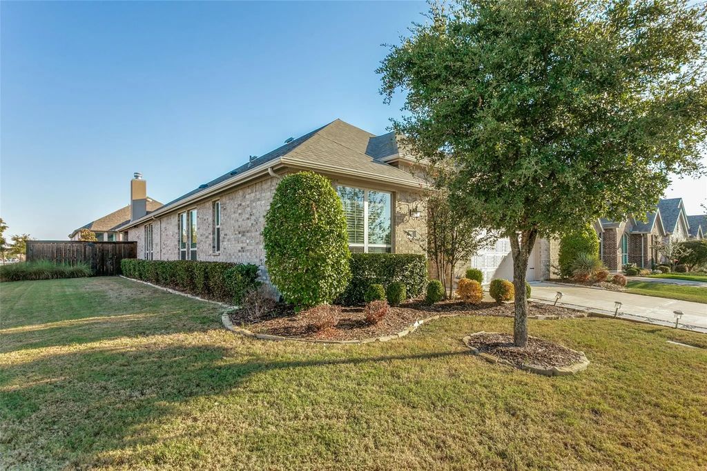 9401 Excursion Drive, Oak Point