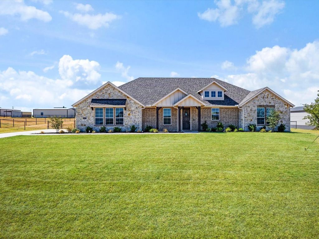 142 Lonicera Lane, Paradise