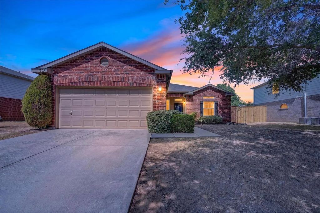1305 Eagle Wing Lane, Denton