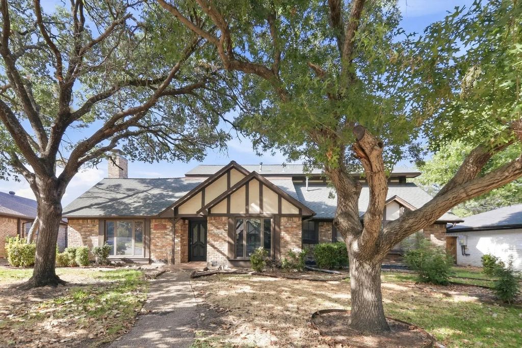 2865 Meadowbrook Drive, Plano