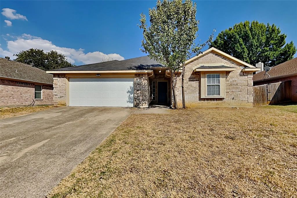 507 Nita Lane, Euless