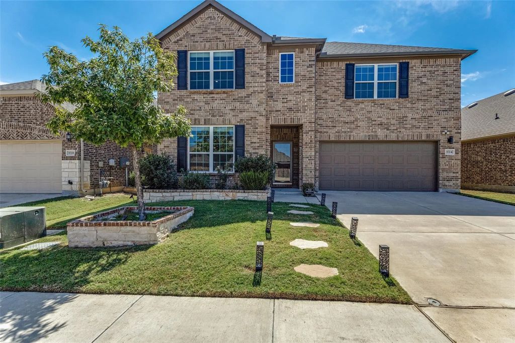 3724 Hawsbrook Lane, Fort Worth