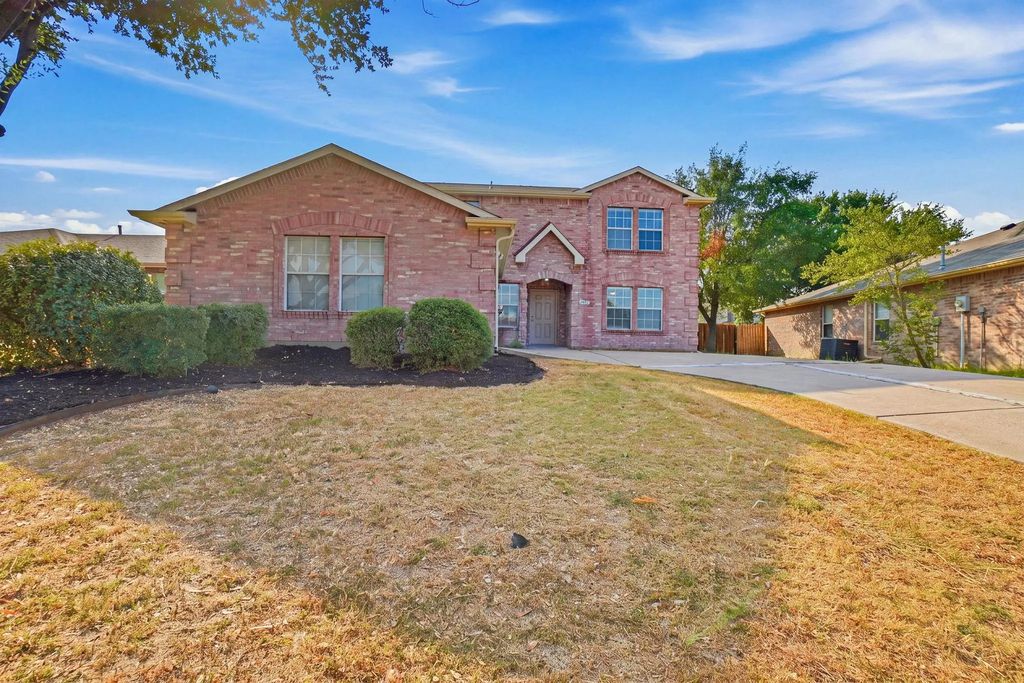 1002 Chatham Lane, Forney