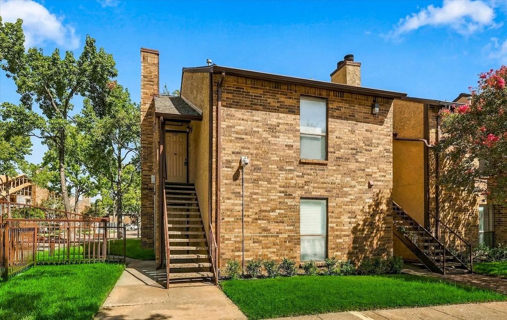 1901 Cloisters Drive 920, Arlington