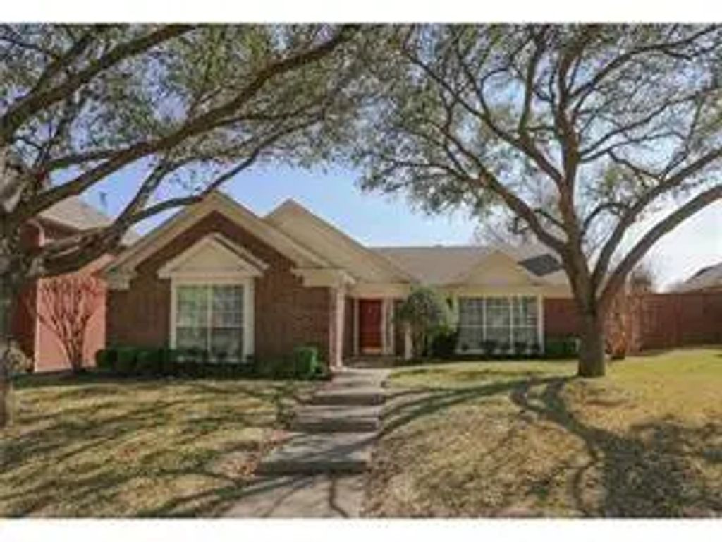 2110 Hearthstone Drive, Carrollton