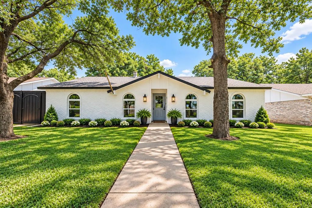 1214 Winterwood Drive, Lewisville