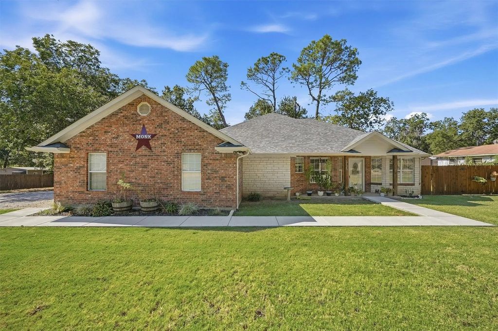 173 Graves Circle, Pottsboro