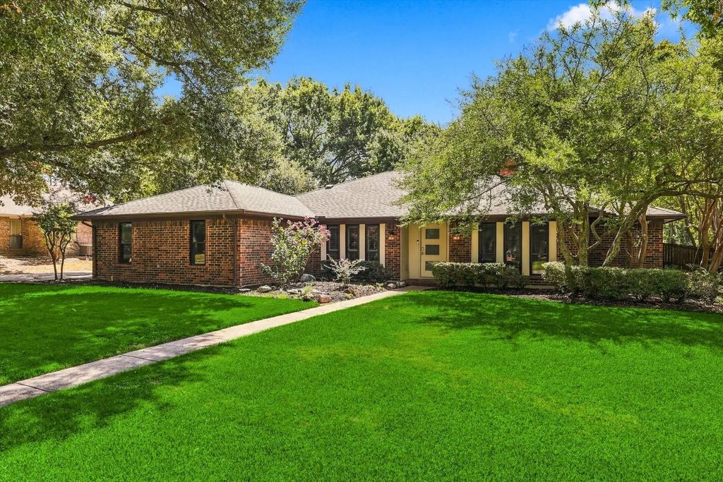 541 Briarglen Drive, Coppell