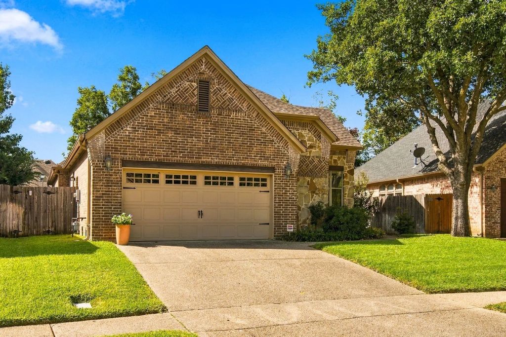 2014 Kodiak Court, Arlington