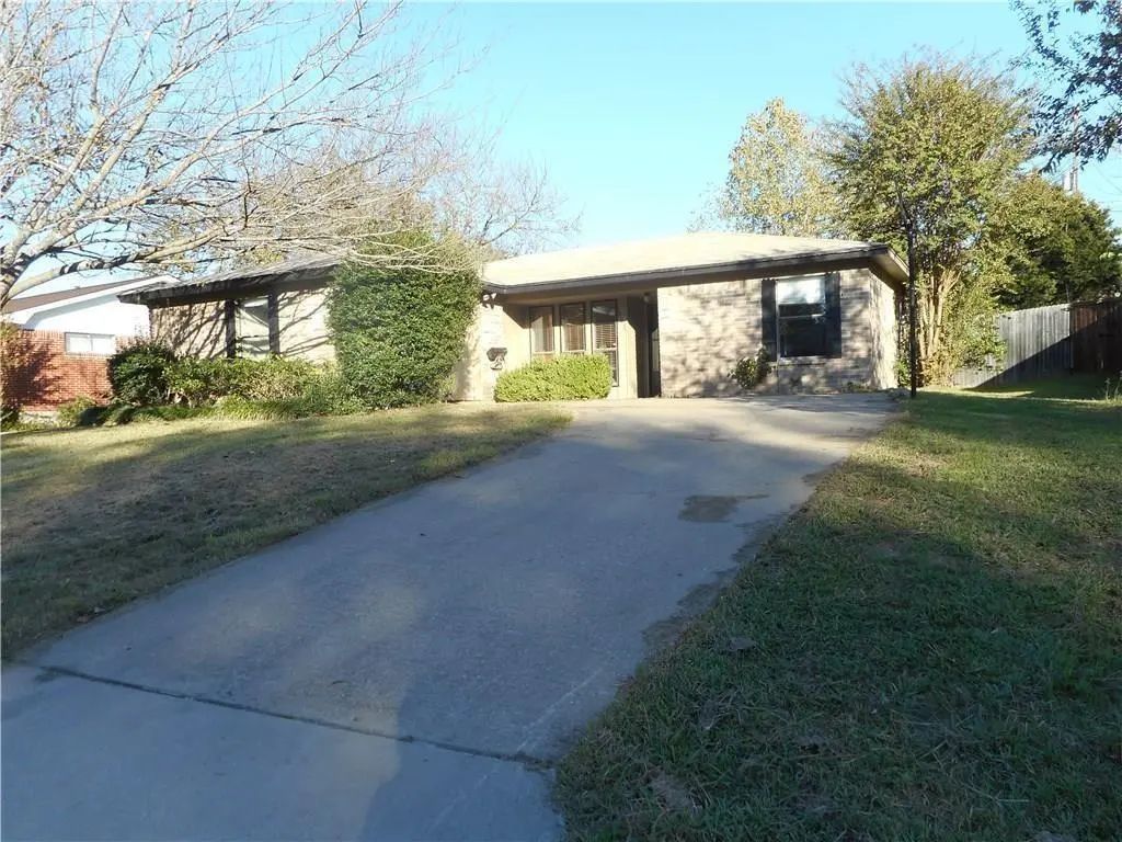 205 Rolling Hills Lane, Farmersville