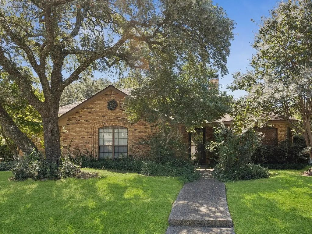 3718 Thornhill Way, Rowlett