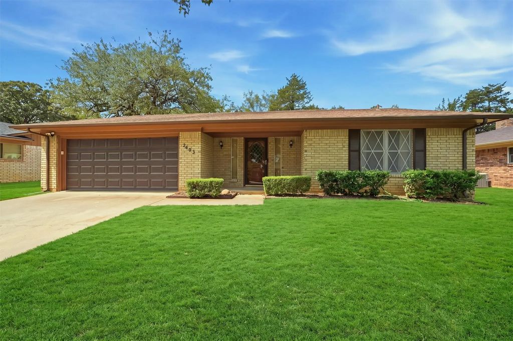 2403 Caprice Avenue, Denison