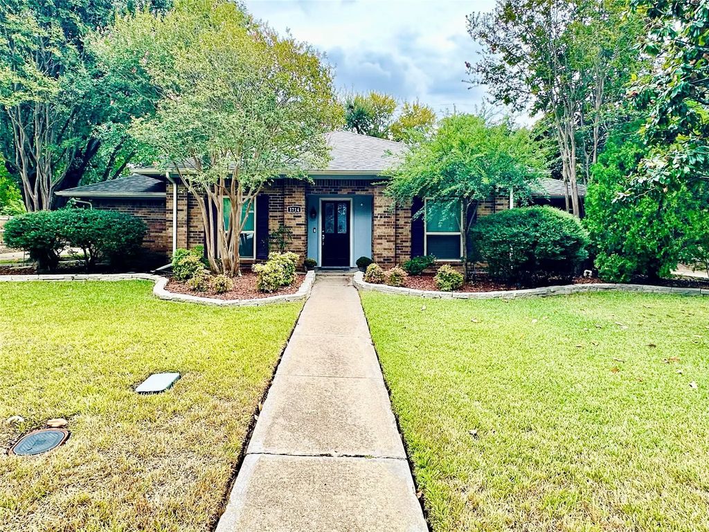 1714 Cornwall Lane, Sachse