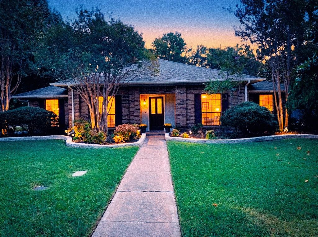 1714 Cornwall Lane, Sachse