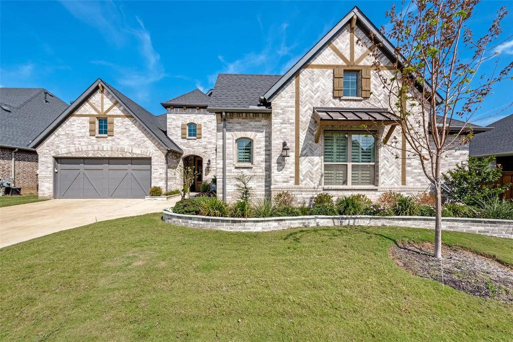 311 Waters Edge Drive, Argyle