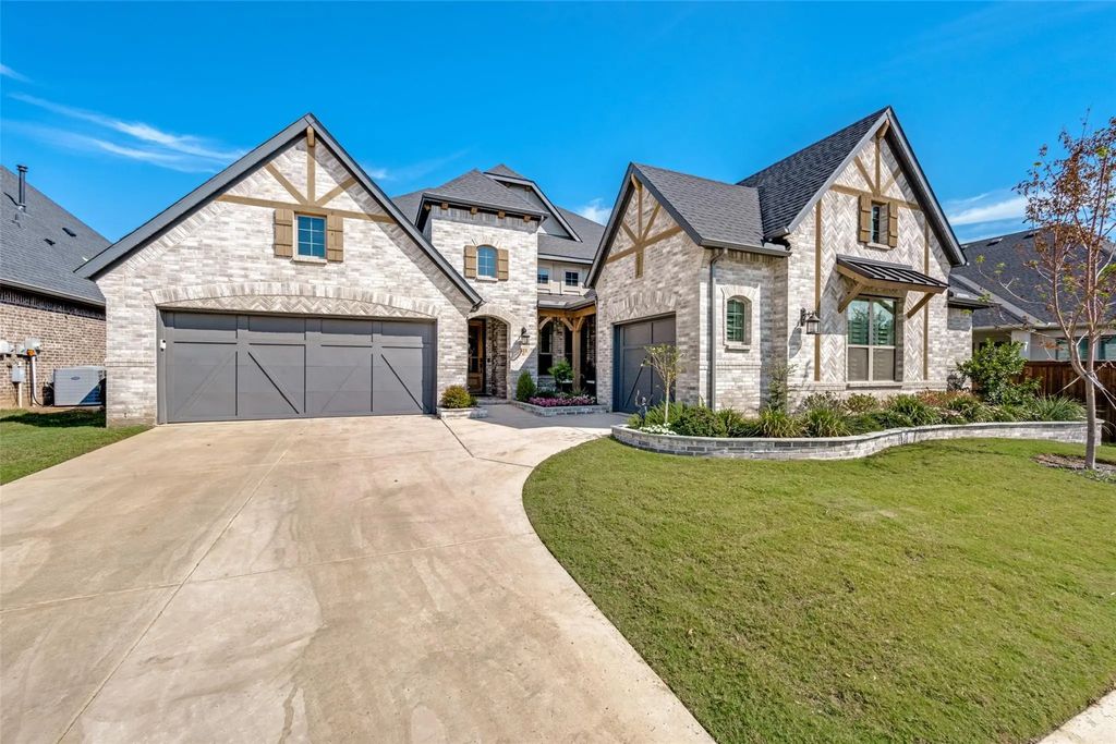 311 Waters Edge Drive, Argyle
