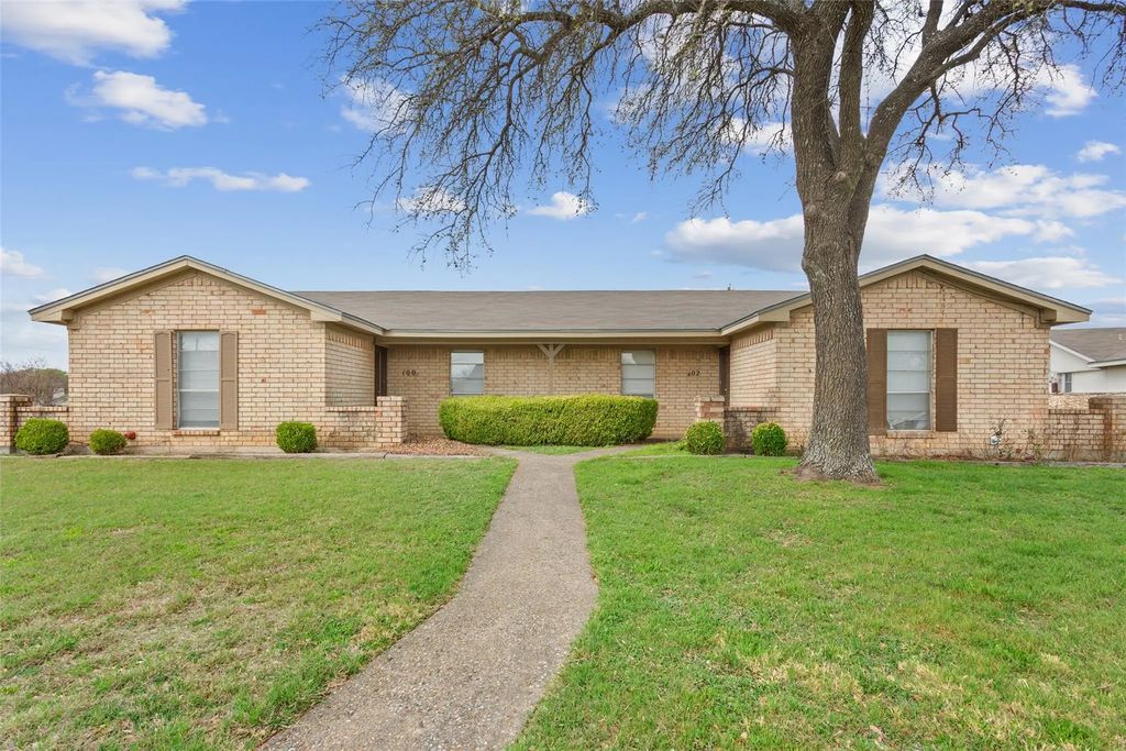 100 E Gruver Circle 102, Hewitt