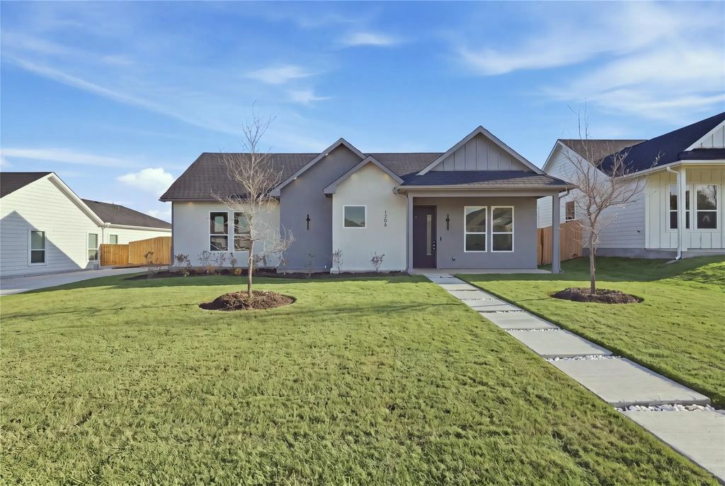 1206 Gannon Lane, DeSoto
