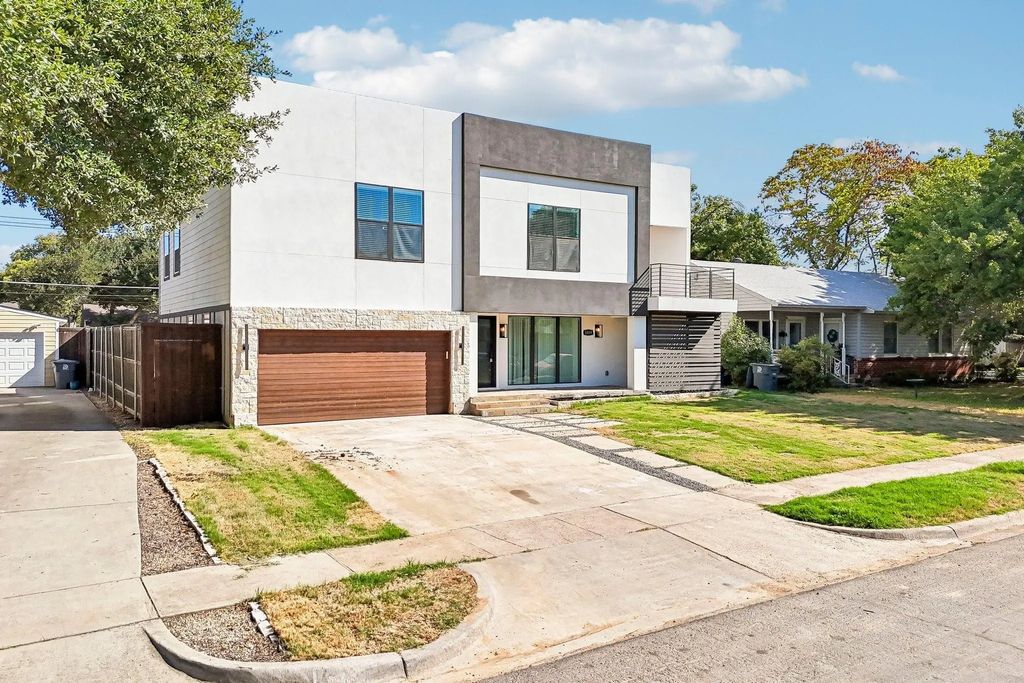 3889 Davila Drive, Dallas