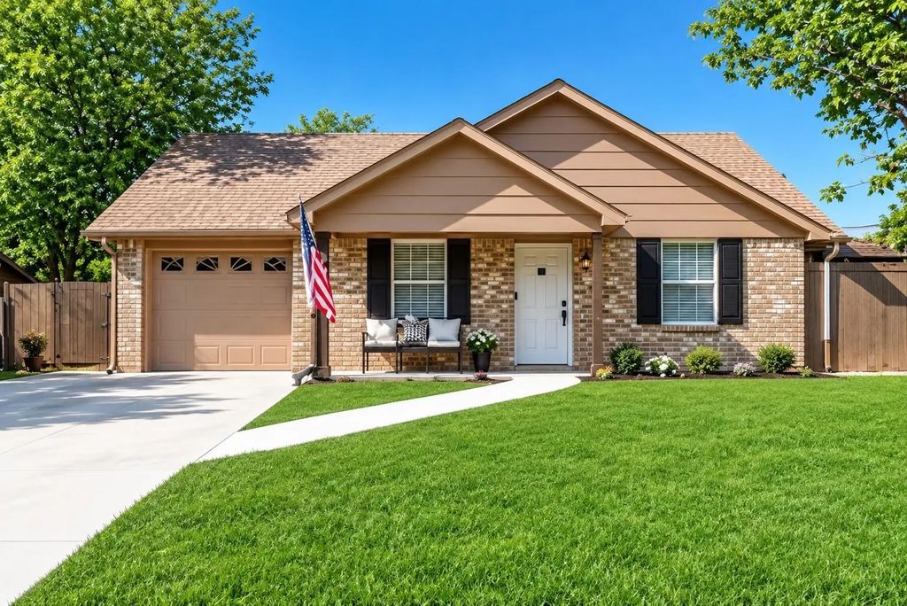 837 Blue Ridge Drive, Burleson