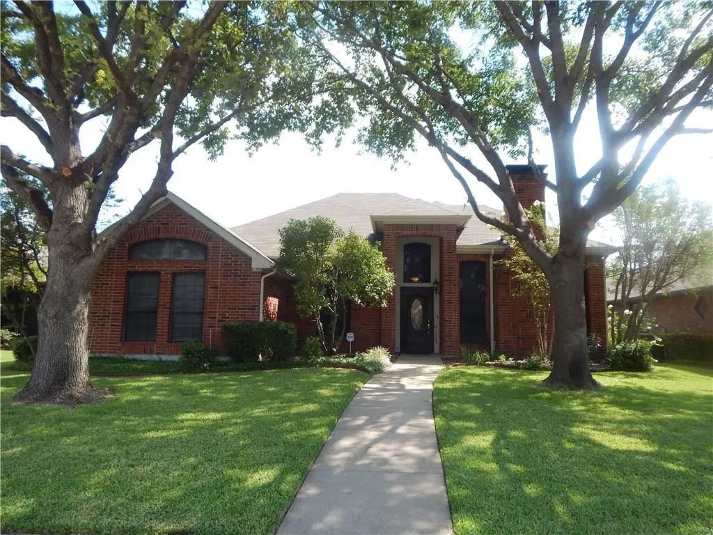 4208 Meadowdale Drive, Carrollton