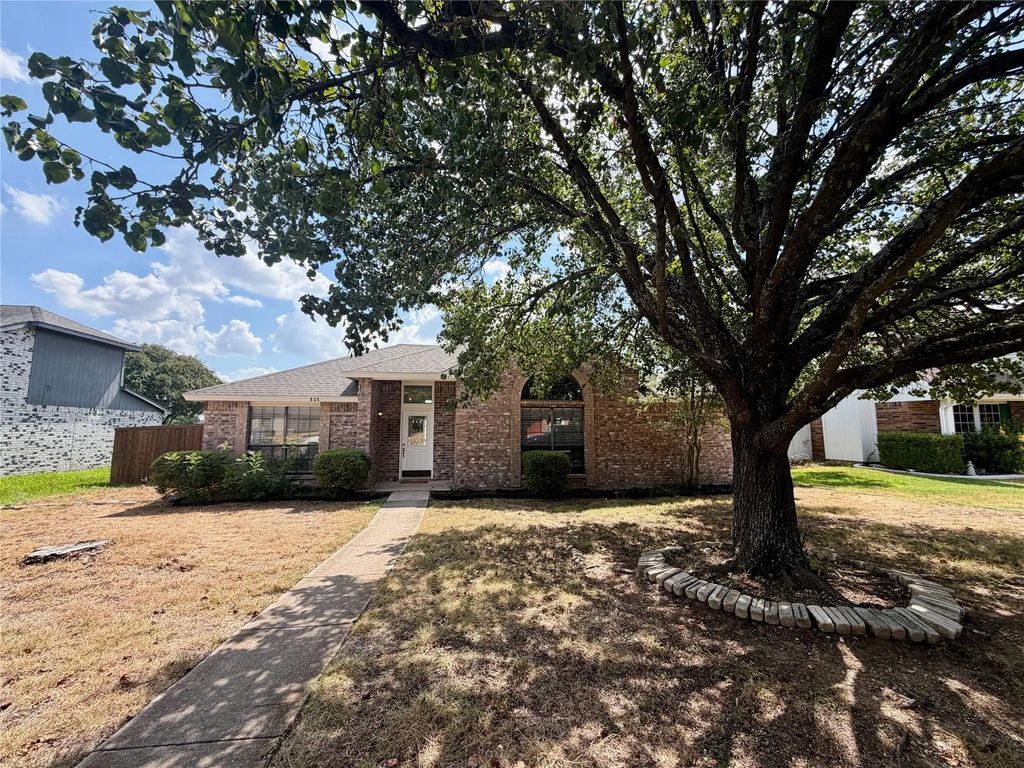 825 Weaver Street, Cedar Hill