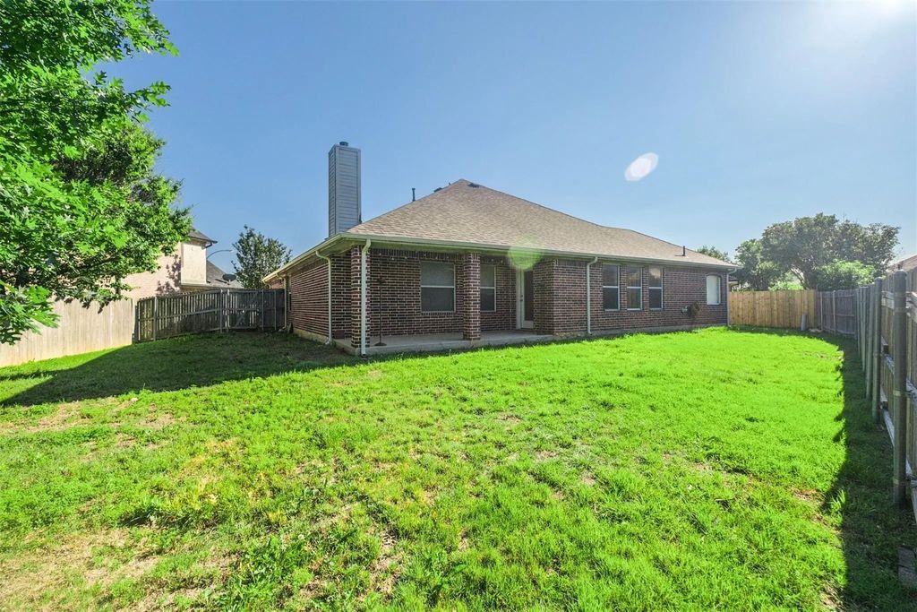 8664 Lariat Circle, Fort Worth