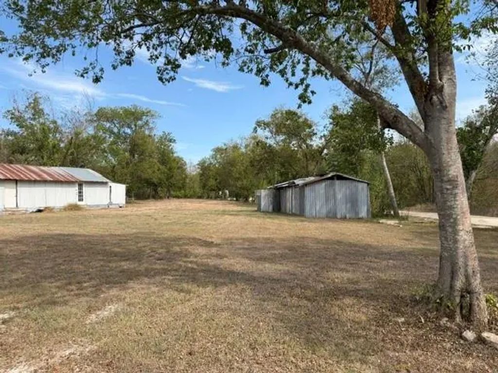 406 Whitt Street, Groesbeck