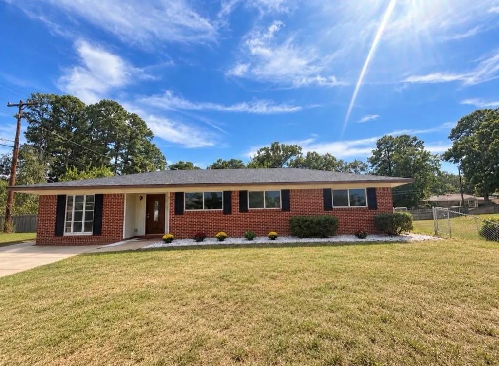 900 Watterman, Minden
