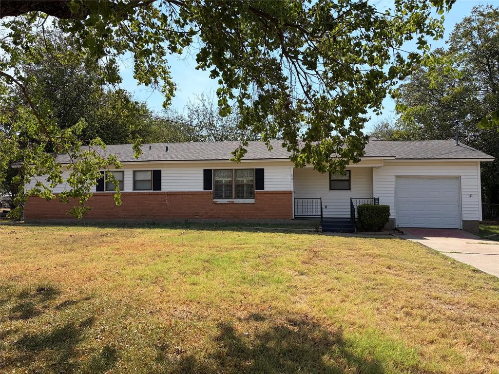 804 E Adams Street, Itasca