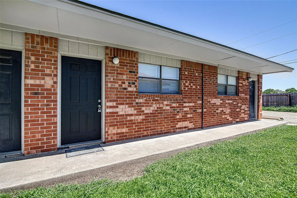 1709 Short Street C, Cleburne